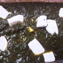A picture of Palak Paneer.