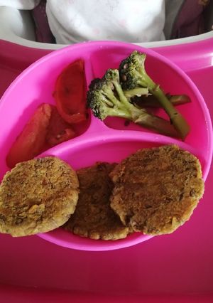 Una foto de Tortillas de lenteja, zanahoria y avena versión bebe