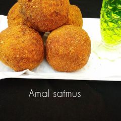 A picture of Yam egg rolls.