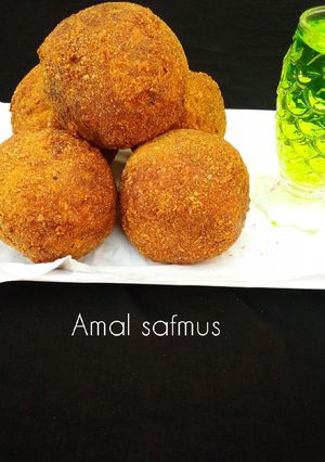 A picture of Yam egg rolls.