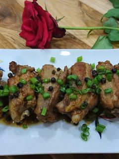 Hình của món Sườn non kho tiêu.