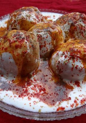 दही बड़े (dahi vade recipe in Hindi) रेसिपी मुख्य फोटो
