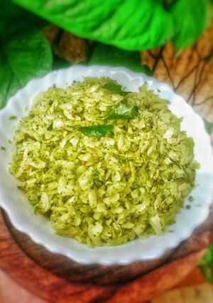 कोथिंबीर पोहे (kothimbeer pohe recipe in marathi) रेसिपी चे मुख्य फोटो
