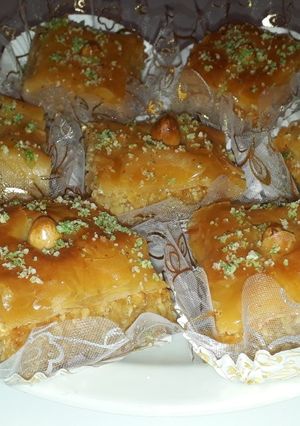 صورة لوصفة بقلاوة ملكية سهلة وسريعة التحضير بذوق ماشاء الله 😋😋😋