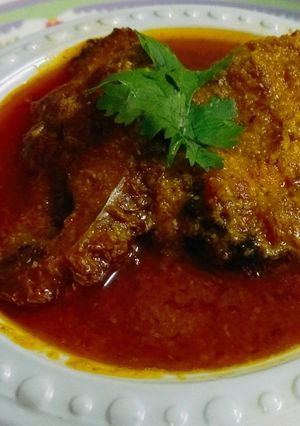 A picture of Bengali mustard fish curry.