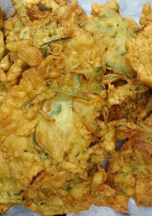 Una foto de Tortilla de verduras fritas