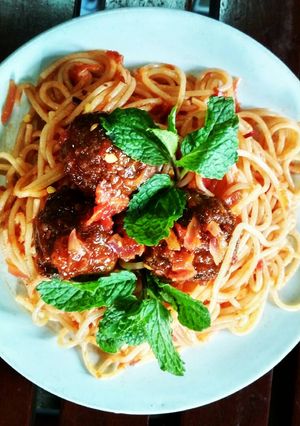 A picture of Meatballs and Spaghetti.