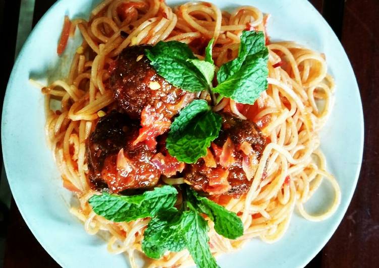 Easiest Way to Prepare Perfect Meatballs and Spaghetti
