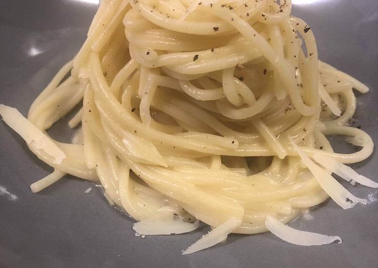 La Délicieuse Recette du Cacio e Pepe / spaghettis pecorino poivre