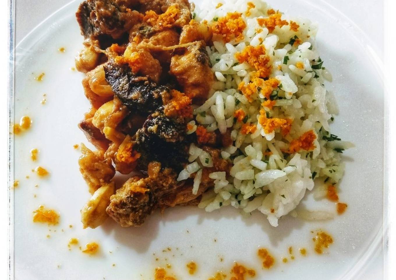Pollo balti con guarnición de arroz