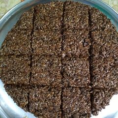 A picture of Alsi ki chikki.