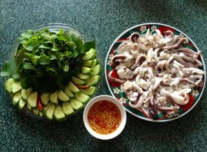 Hình của món Đầu mực hấp hành.