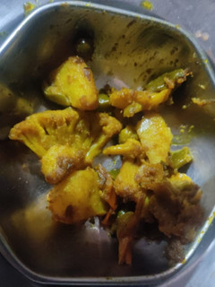 आलू गोभी की सब्जी (Aloo Gobhi Ki Sabzi recipe in hindi) रेसिपी मुख्य फोटो