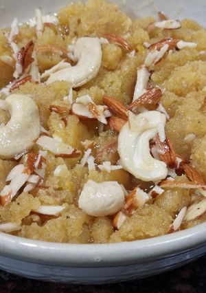 मूंगदाल हलवा रेसिपी (moong daal halwa recipe in hindi) रेसिपी मुख्य फोटो