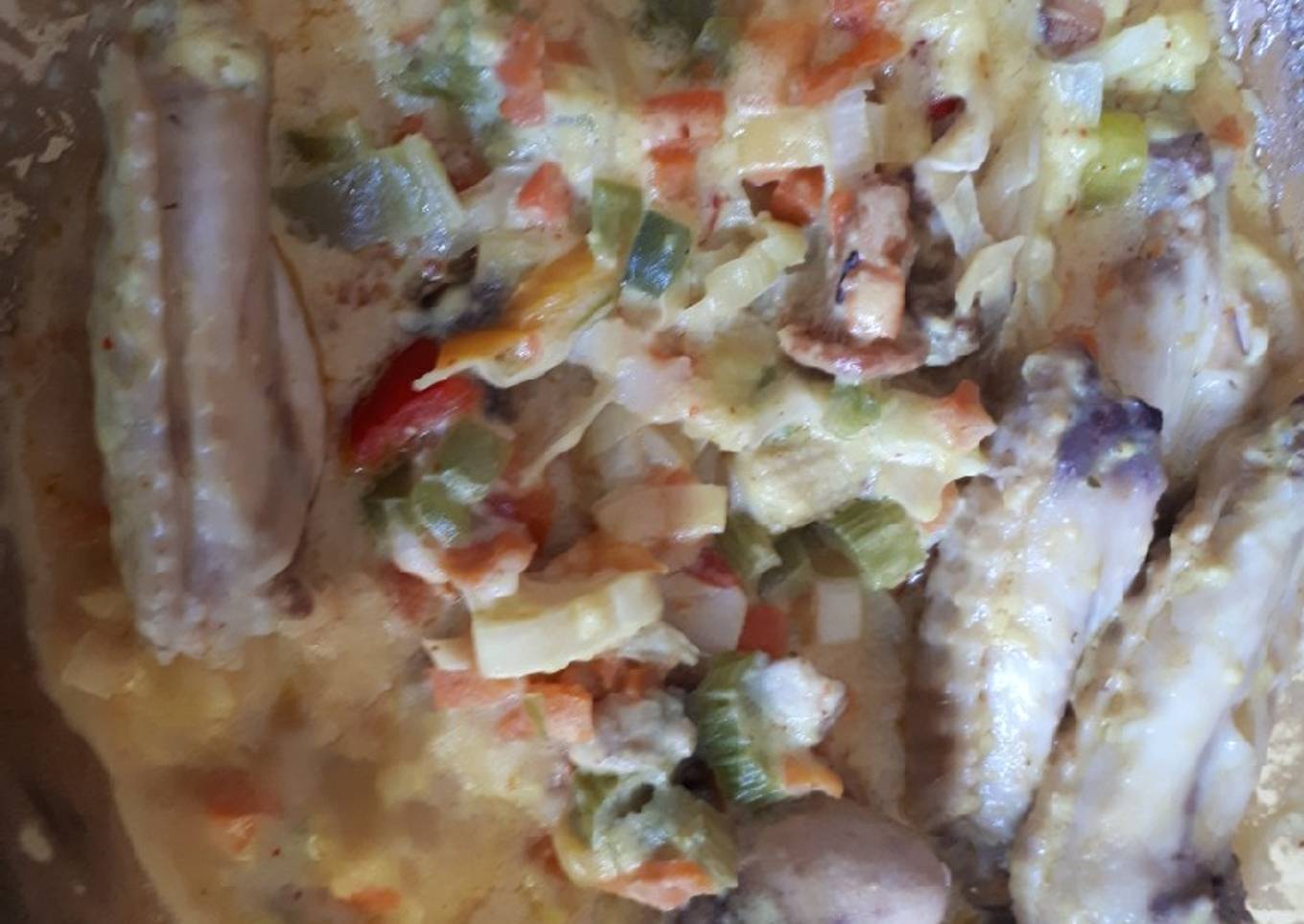 Ailes de poulet aux légumes cuits à la vapeur