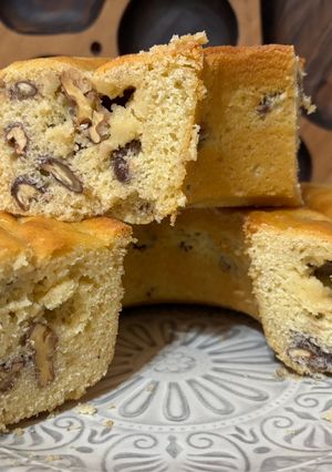 Una foto de Torta matera con crema y nueces