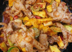 Hình của món Chân gà rút xương trộn xoài lắc 🐤.