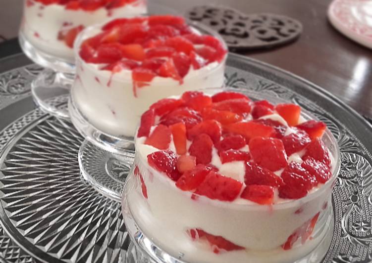 Step-by-Step Guide to Make Qualsiasi sera della settimana Tiramisu' alle Fragole🍓