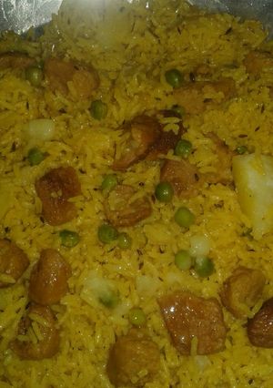 A picture of Soyabeen fry rice.