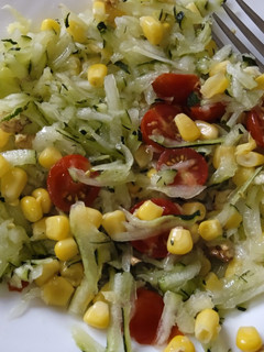 Una foto de Ensalada fresca de calabacín