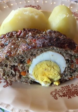 A picture of Chilean Meatloaf (Asado Alemán).