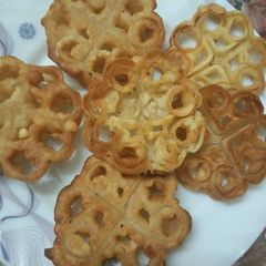 A picture of Rose Cookies.