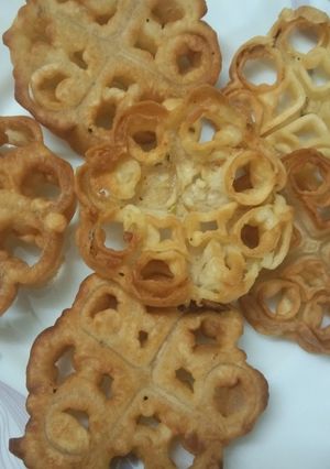 A picture of Rose Cookies.