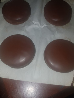 Una foto de Alfajores de chocolate