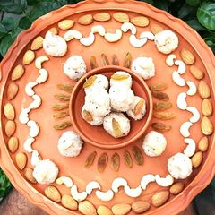 A picture of Sweet coconut balls.