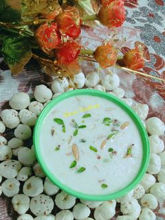 मखाना खीर (Makhana kheer recipe in Hindi) रेसिपी मुख्य फोटो