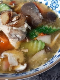 蔬果麻油雞湯 的食譜成品照片