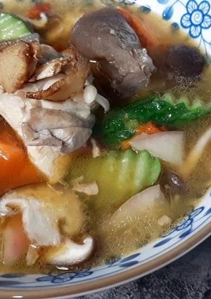 蔬果麻油雞湯 的食譜成品照片