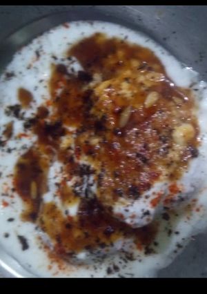 A picture of Dahi Bhalla.
