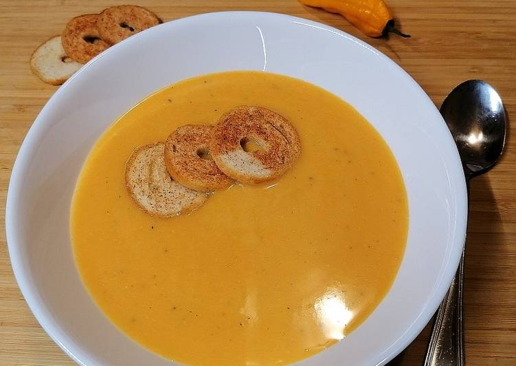 Rozmaringos sütőtökkrémleves