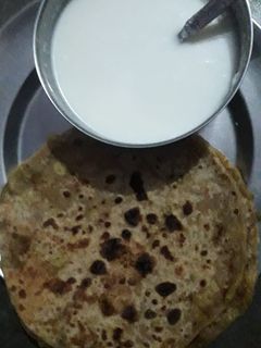 आलू के पराठे (Aloo ke parathe recipe in Hindi) रेसिपी मुख्य फोटो