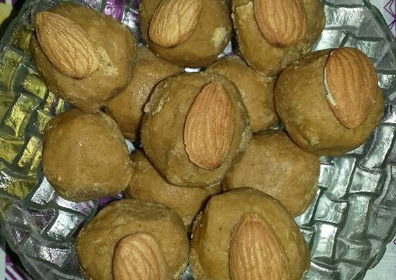 Besan ke Laddoo