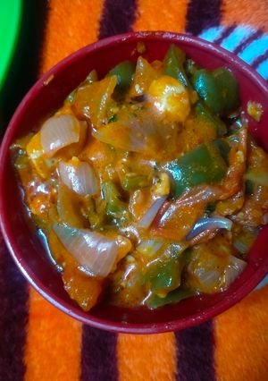 शिमला मिर्च पनीर की सब्जी (shimla mirch paneer ki sabzi recipe in Hindi) रेसिपी मुख्य फोटो