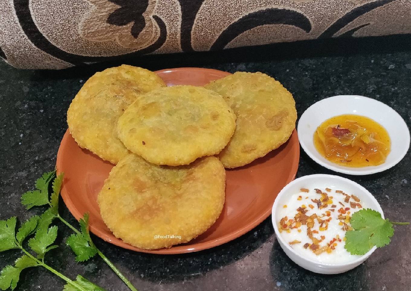 Matar Kachodi/Green Peas Kachodi