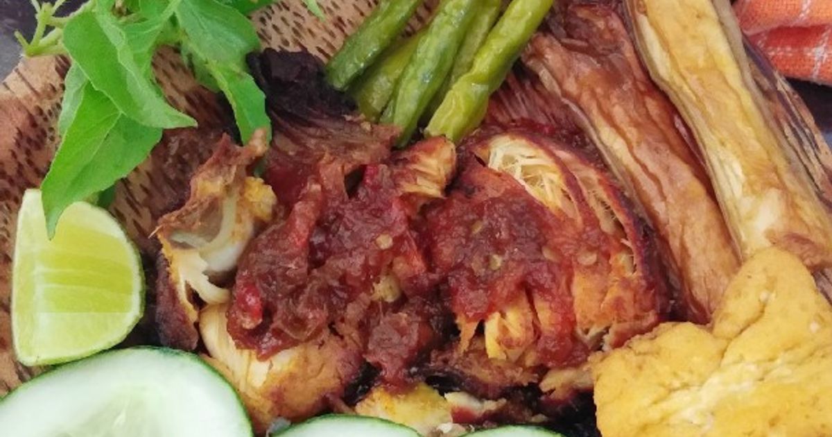 Ayam Goreng / Bakar Sambal Penyet