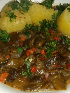 Una foto de Cochayuyo con Papas Cocidas
