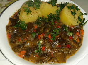 Una foto de Cochayuyo con Papas Cocidas