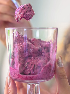 Una foto de Helado de arándanos 3 ingredientes