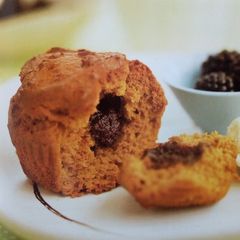 A picture of Ginger cakes with chocolate centres.