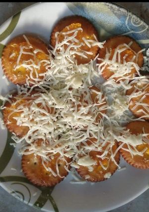 A picture of Monaco bites.