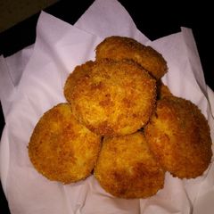 A picture of Fish cake.
