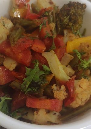 ভেজিটেবল স্টার ফ্রাই(vegetable stir fry recipe in Bengali) রেসিপির প্রধান ছবি