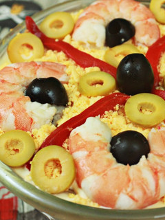 Una foto de Ensaladilla rusa de gambas