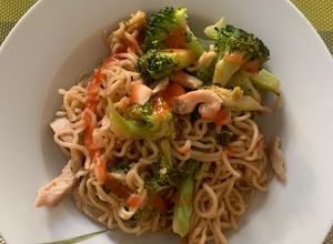 Hình của món Mì xào thịt thăn súp lơ.