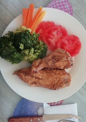 Una foto de Filete de pechuga en salsa soya