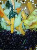 Pollo frito con tiritas de vegetales a la Mario, s